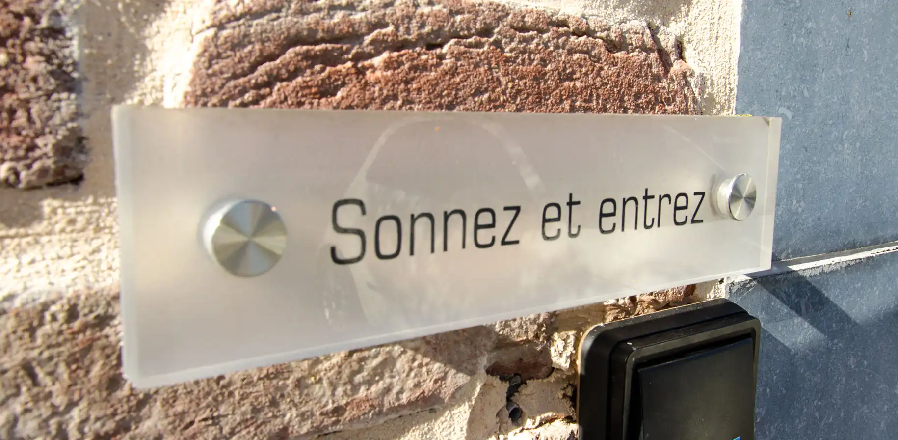 Sonnez et entrez Sonnez et entrez